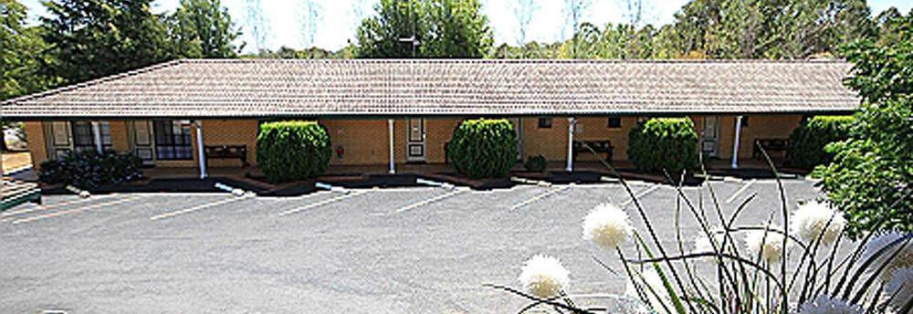 Hilltops Retreat Motor Inn Young Exteriör bild